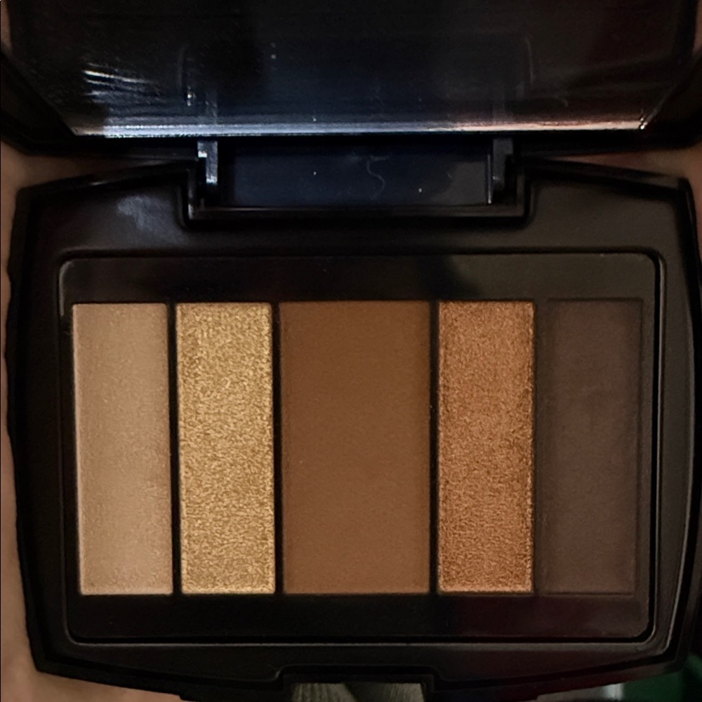 Lancome Eyeshadow Palette with Gold and Brown Hues Go Chic (M1) - Picture 2 of 4